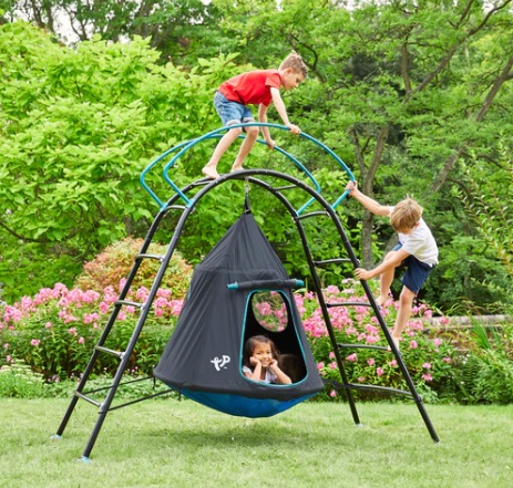How Parents Can Transform Their Outdoor Space to Unleash Children's Imaginations
